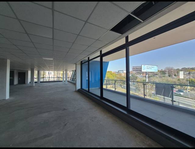 3,438M² OFFICE TO LET IN WAVERLEY